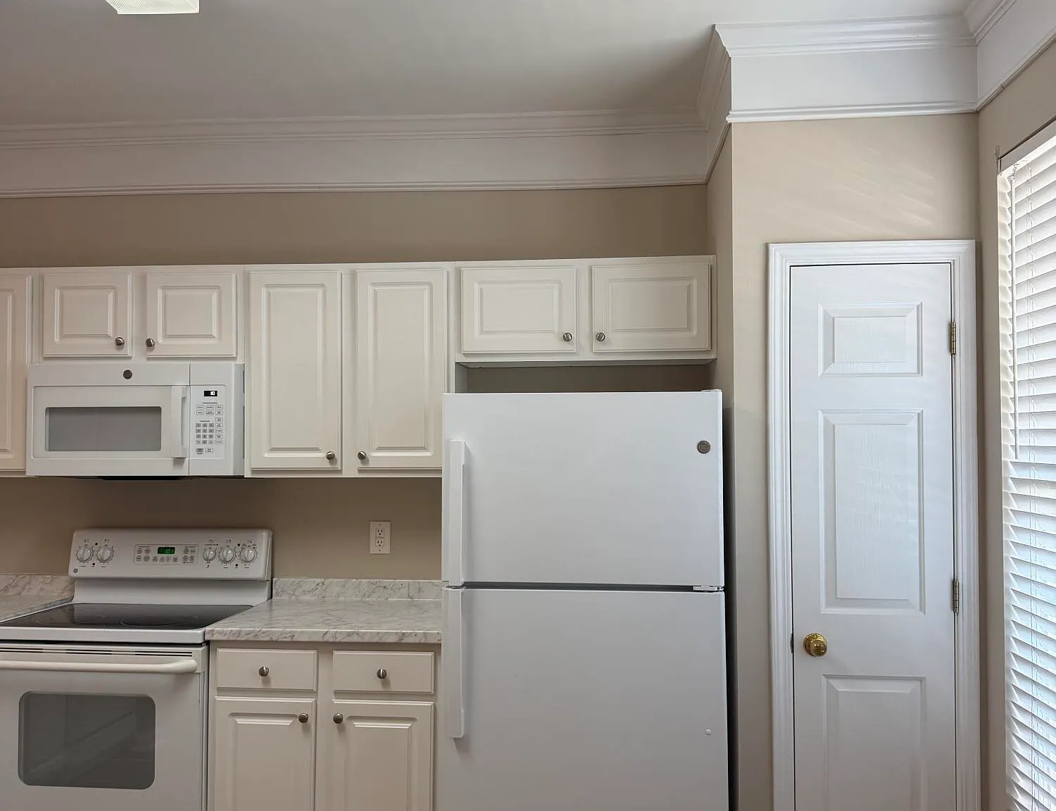 2 bed, 2.5 bath, 1194 sqft, $1,600 — Photo 3