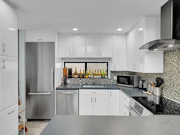 4th image of 357 Playa Del Sur APT 3