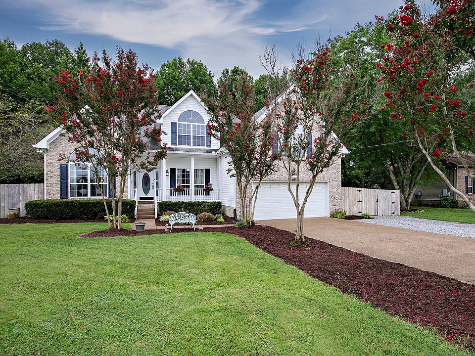 1st image of 105 Pembroke Ct