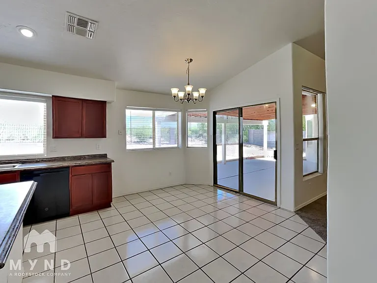 137 S Nightfall Ave — Photo 8