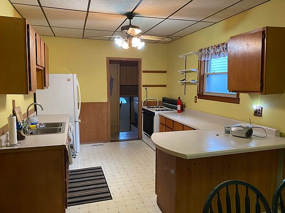 5th image of 546 Gostlin St