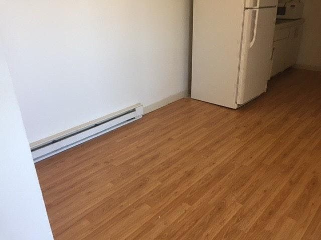 2nd image of 1019 1/2 W Hillcrest Dr APT 01