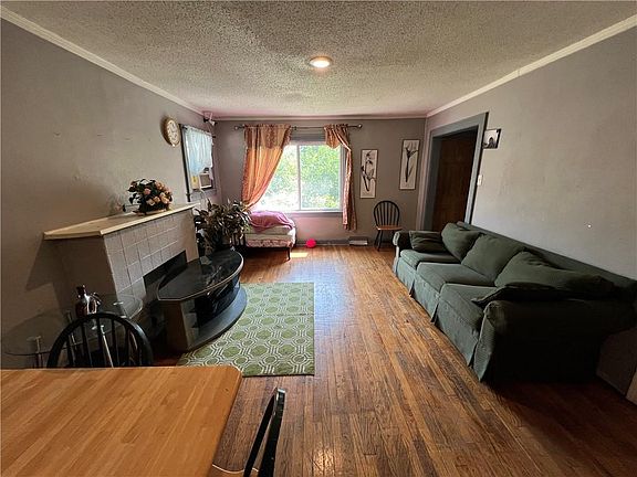 5th image of 324 Brighton Ave