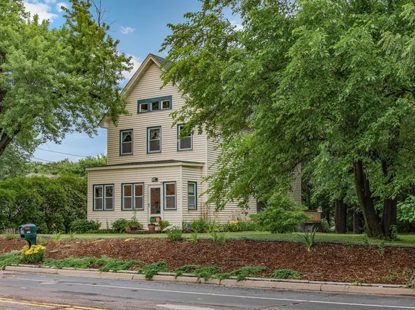 1800 English St N, Maplewood, MN 55109