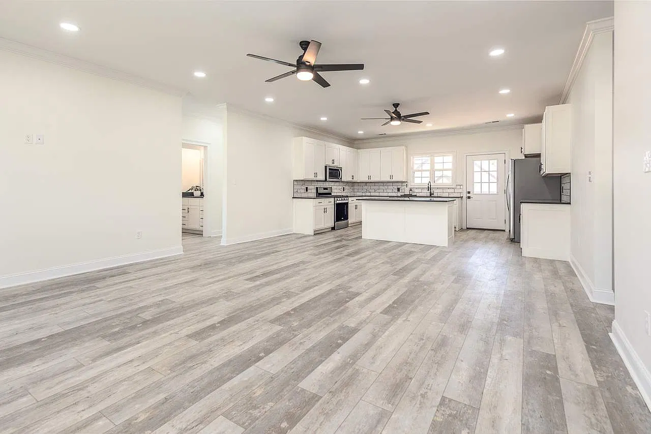 3 bed, 1670 sqft, $2,099 — Photo 4