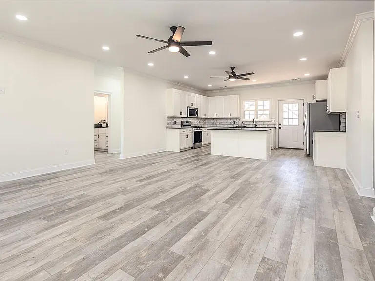10 Deer Park Dr — Photo 4
