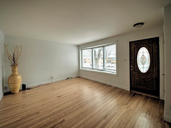 5th image of 3318 Calwagner St