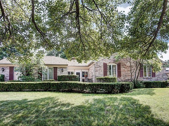 2nd image of 6448 Meadowbrook Cir