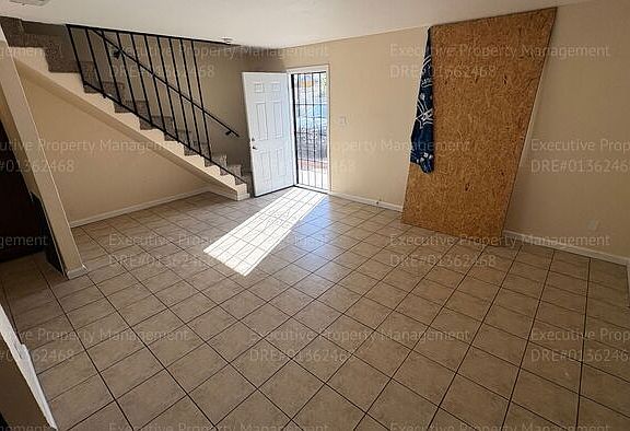 4th image of 618 8th St #L
