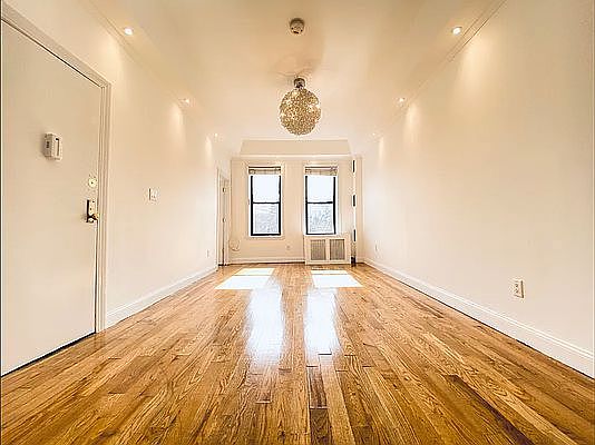 1st image of 495 Park Pl APT 3