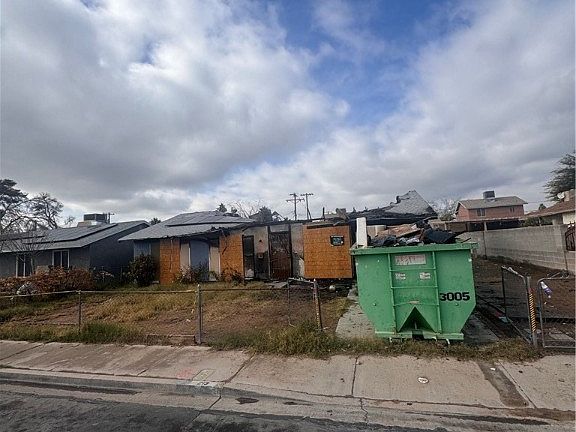 3rd image of 213 Ronald Ln