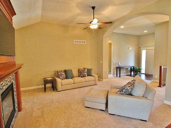 4th image of 8410 Orchard Dr