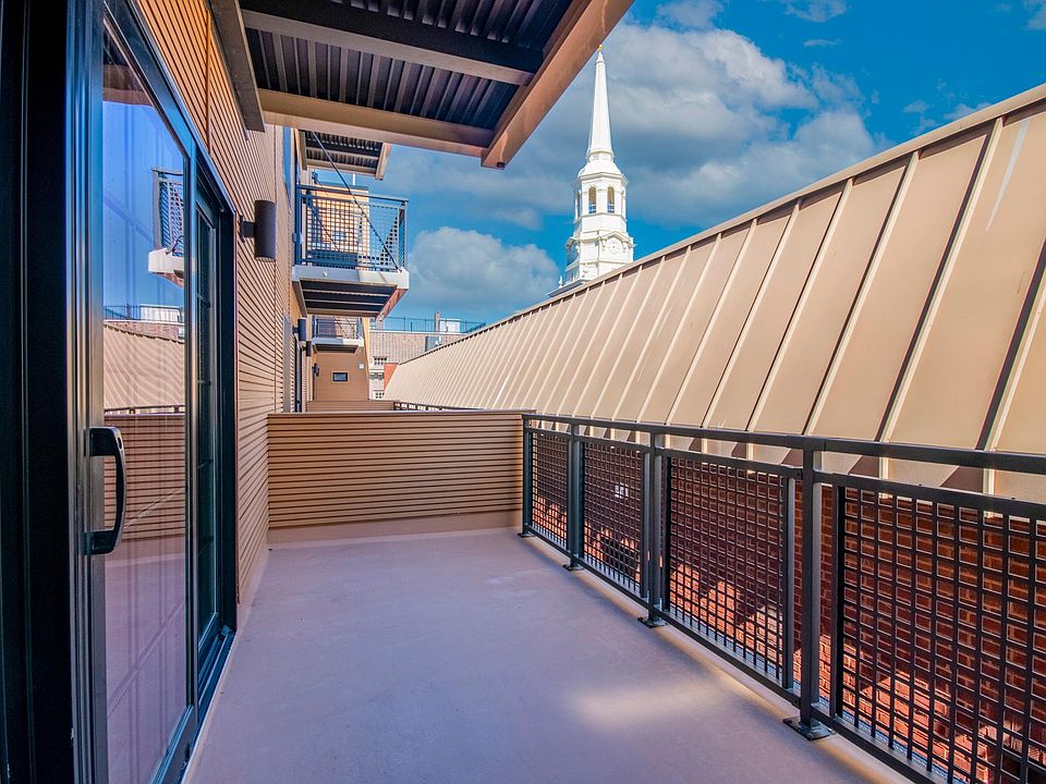 1st image of 212 Church St #11