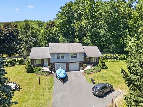 4th image of 152 Woodin Road