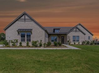 1003 Webb Ct, Van Alstyne, TX 75495