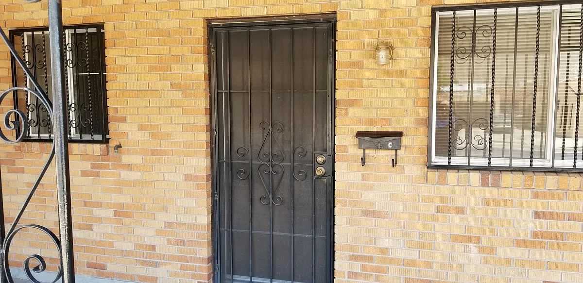 Front door - 2400 N Piedras St #C