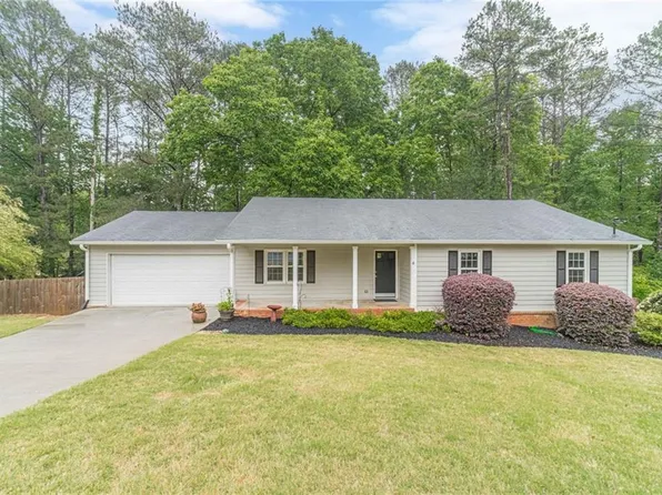1600 Oleander Ln SW, Lilburn, GA 30047