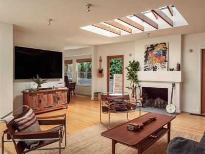 8518 Appian Way, Los Angeles, CA, 90046