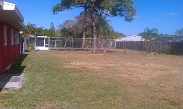 2nd image of 353 NE Floresta Dr