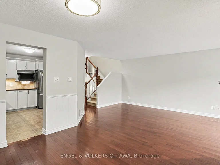 340 Forestbrook St — Photo 5