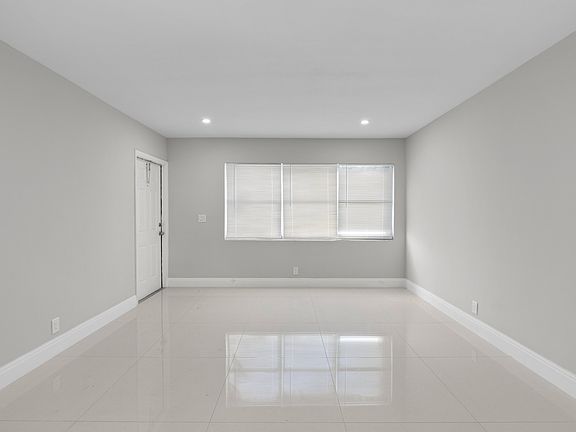 3rd image of 825A 3rd St