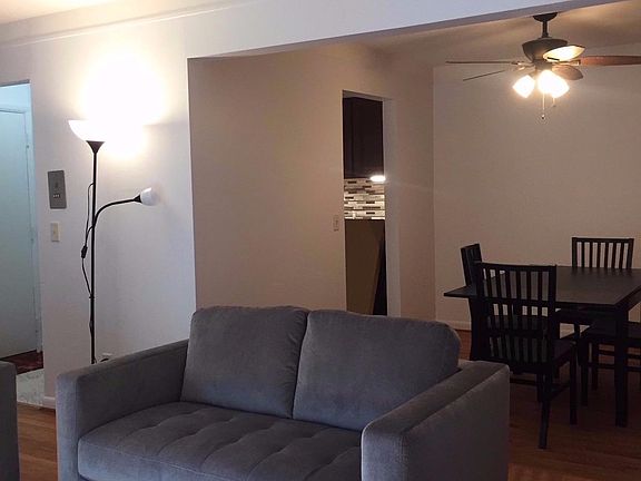 4th image of 1241 Island Dr APT 102