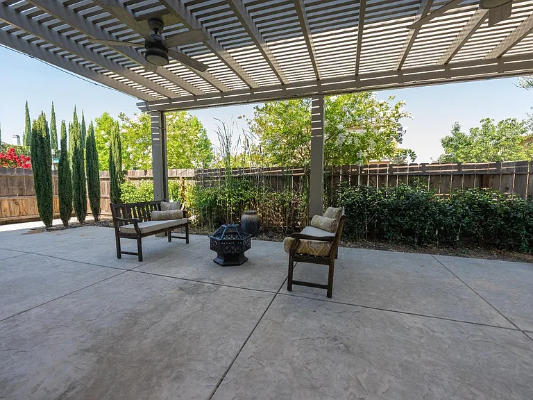 2018 E Corneliuson Dr — Photo 19