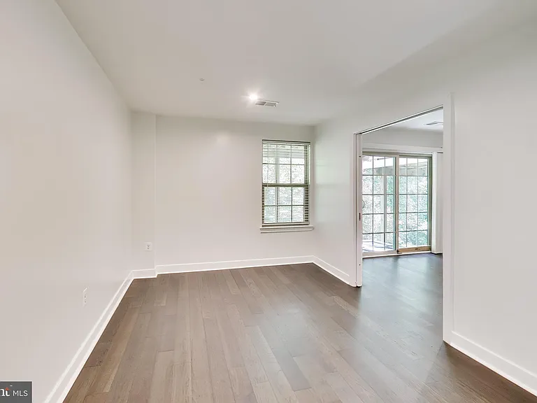 8012 Spring Arbor Dr — Photo 32