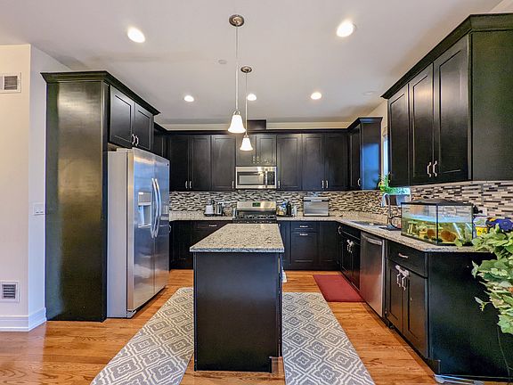 4th image of 2603 Chelsey St #1