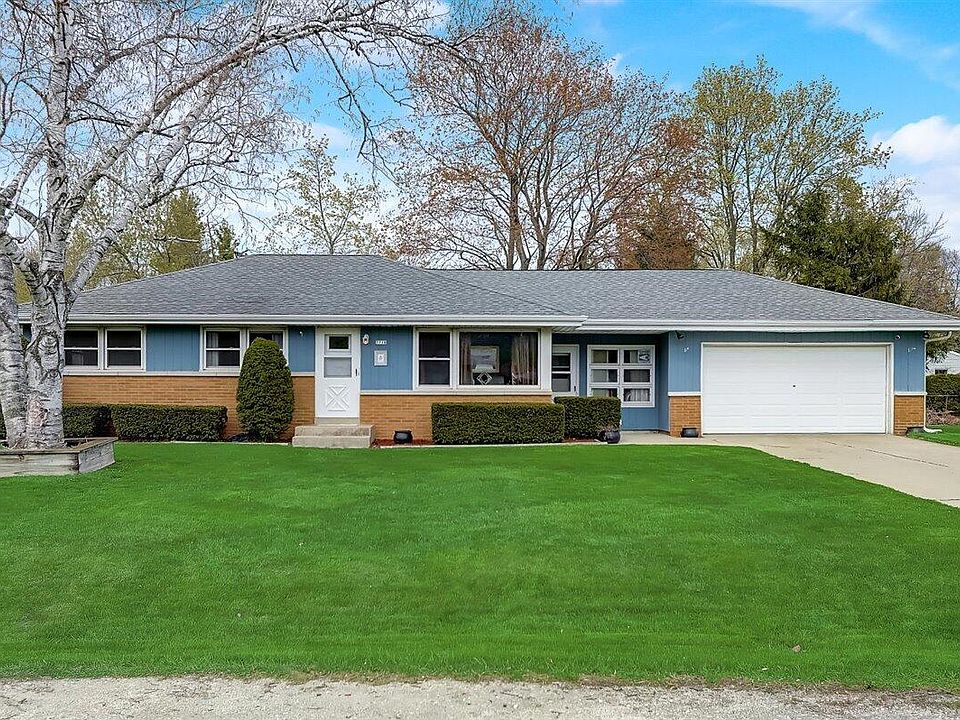 1st image of 7718 N Edgeworth Dr