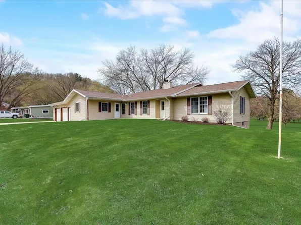 510 S Cairns Ave, Richland Center, WI 53581
