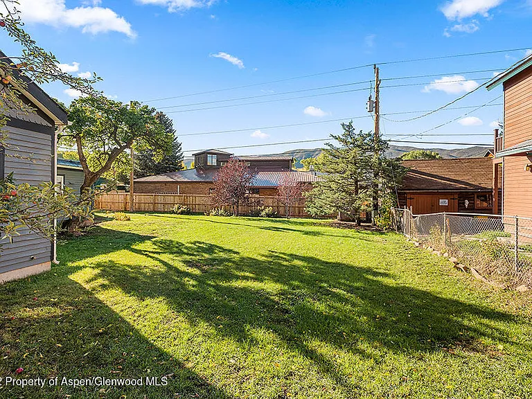 235 E Homestead Dr — Photo 22