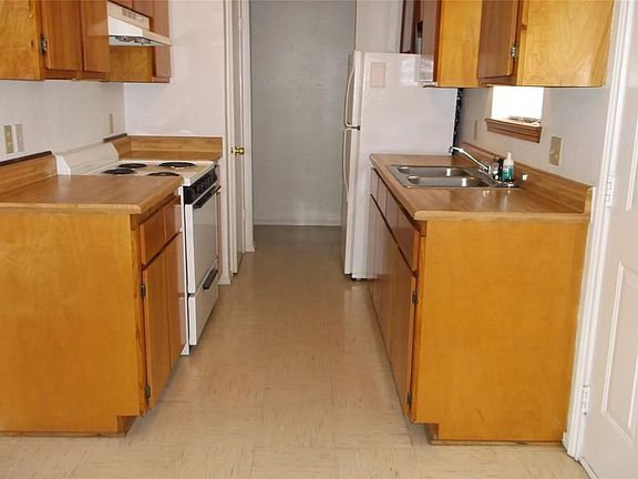 4th image of 1000 League St S