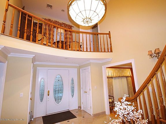 4th image of 48 Reiss Ln