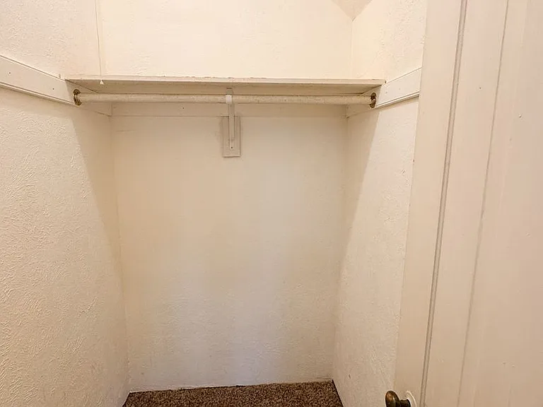375 W Burkitt St — Photo 17