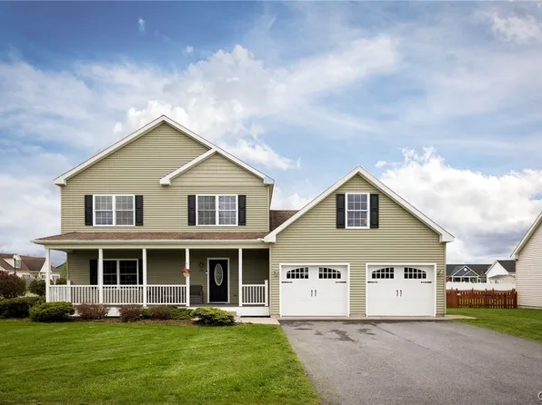 310 Dodge Ave, Sackets Harbor, NY 13685