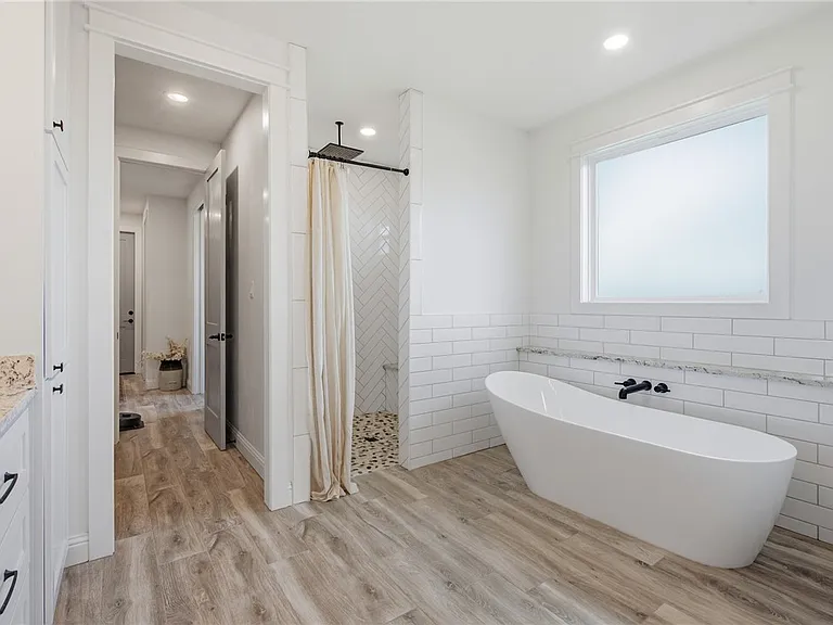 9974 Hidden Pond Dr — Photo 12