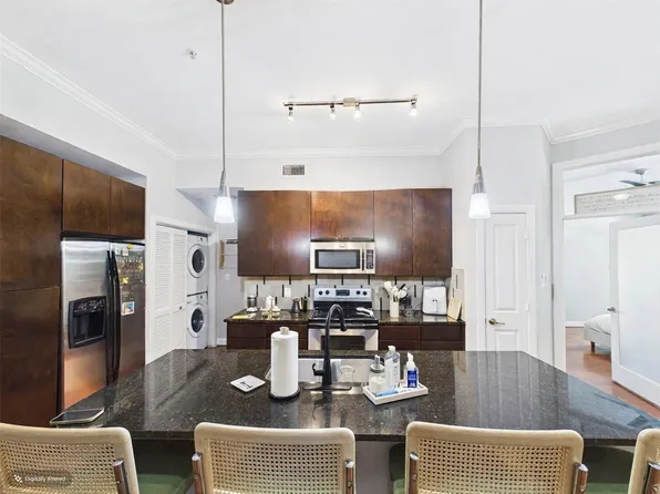 300 Saint Joseph Pkwy APT 114, Houston, TX 77002
