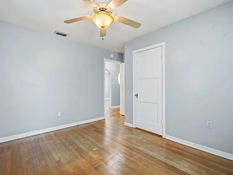 1419 E Jean St — Photo 23