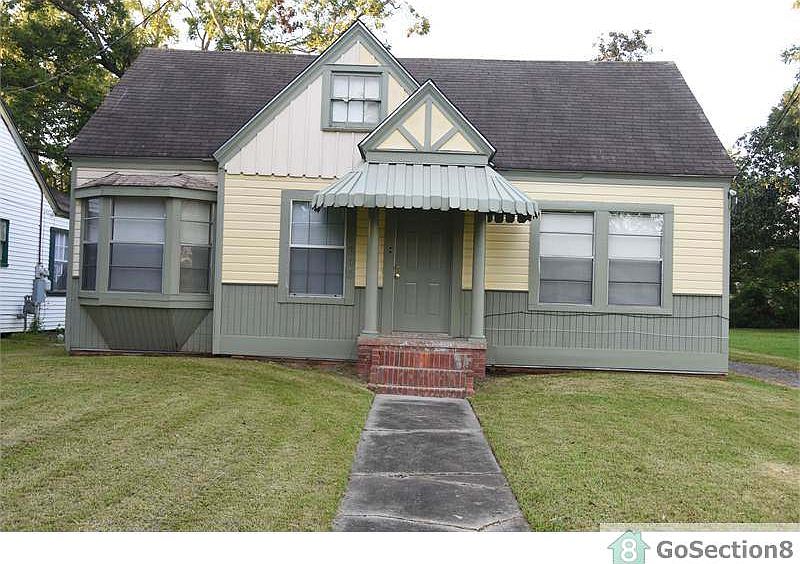 1st image of 1840 Roberts St