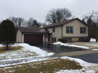 29 W Berkley Dr, Arlington Heights, IL 60004