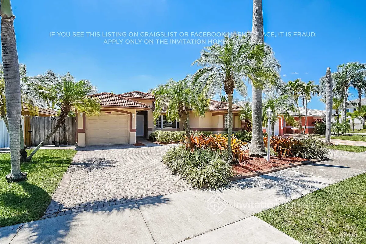 Building Photo - 14872 SW 176th St
