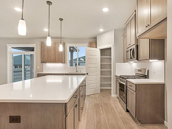 5th image of 7965 Cardinal Peak St