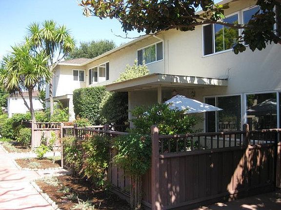 2nd image of 847 Roble Ave APT 2