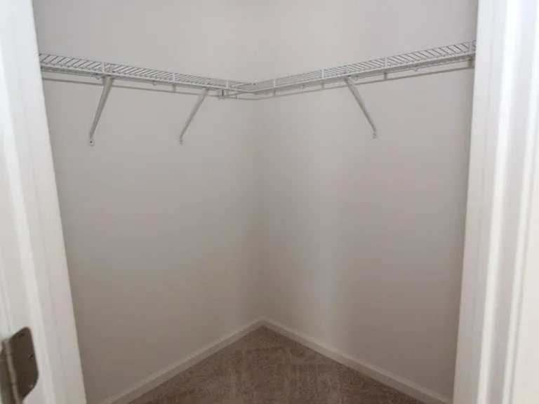 2425 Cushing Dr — Photo 14