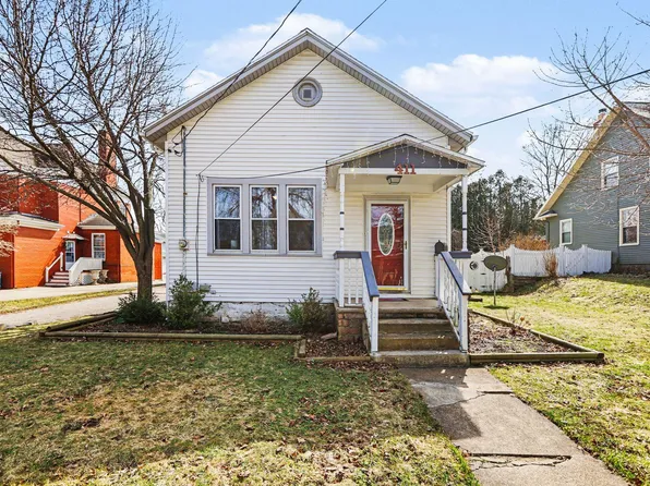 411 5th St, Manistee, MI 49660