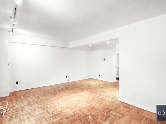 3rd image of 210 E 63rd St APT 3F