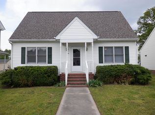 1208 Lee St, West Point, VA 23181