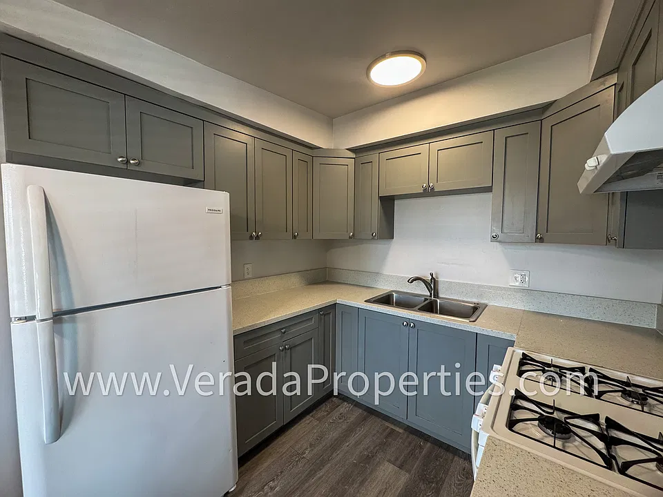 4157 1/2 Central Ave