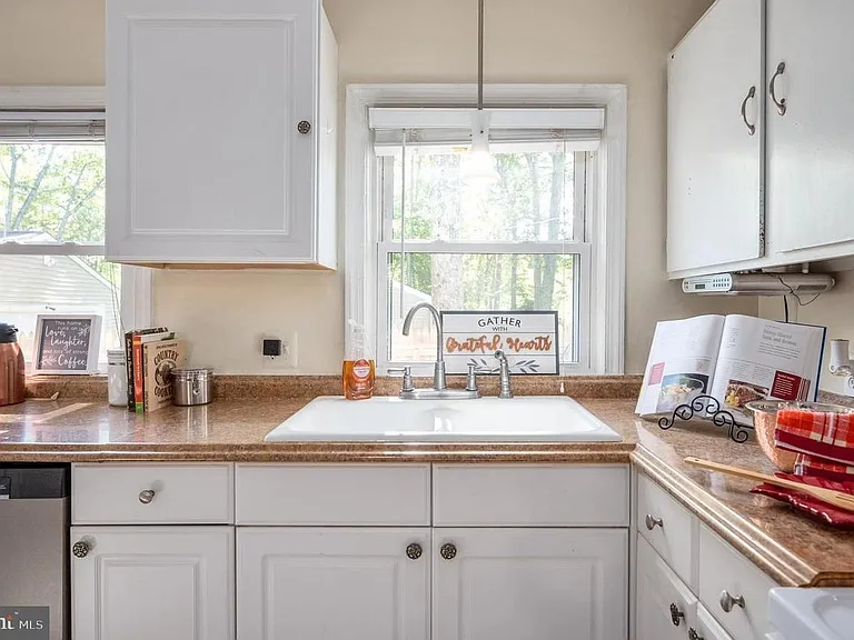 7019 Signal Hill Rd — Photo 27